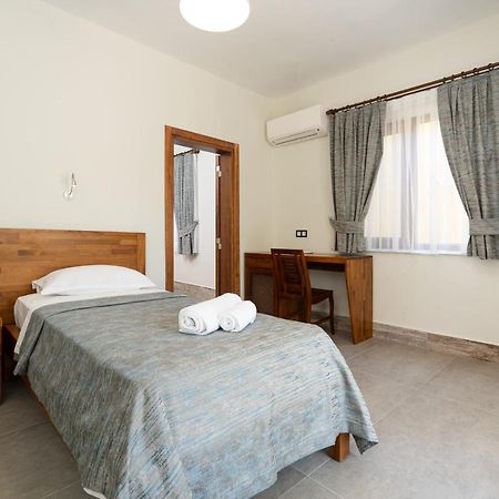 Ayris Hotel Чирали Экстерьер фото