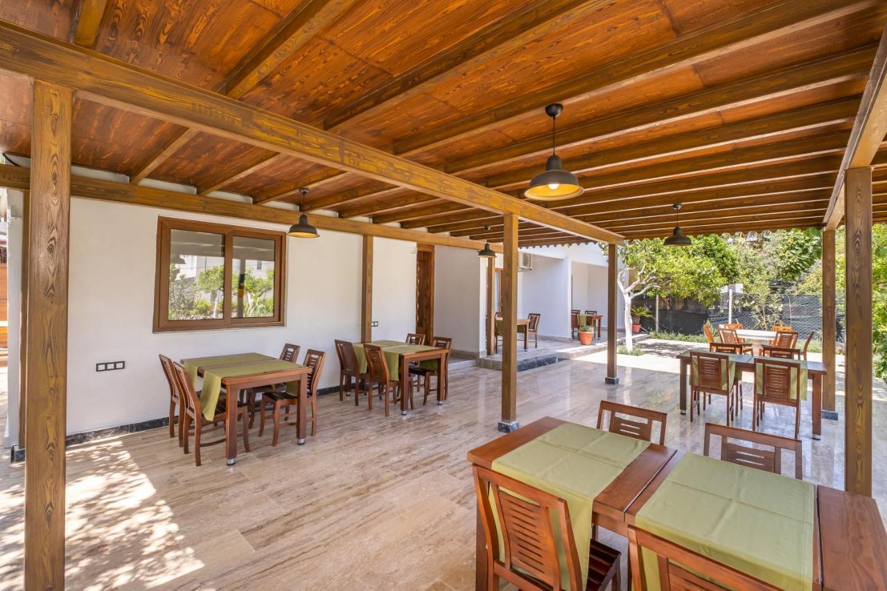 Ayris Hotel Чирали Экстерьер фото