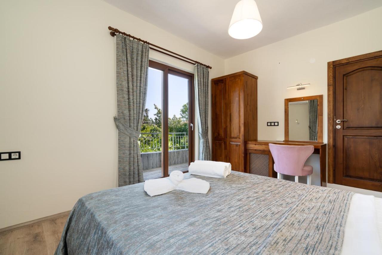 Ayris Hotel Чирали Экстерьер фото