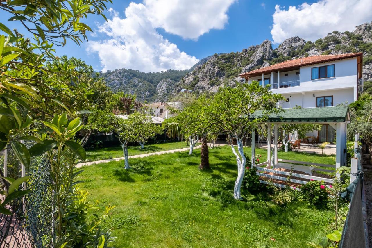 Ayris Hotel Чирали Экстерьер фото