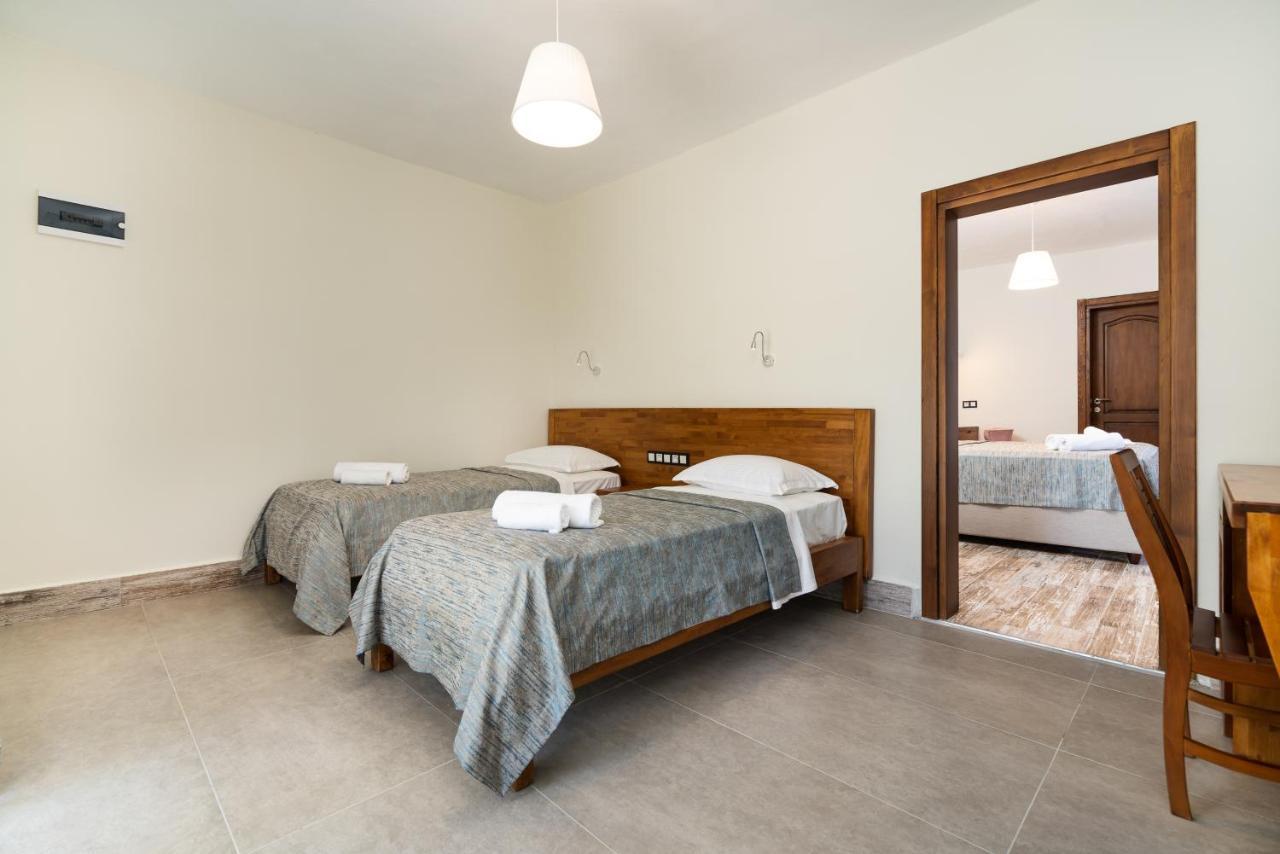 Ayris Hotel Чирали Экстерьер фото