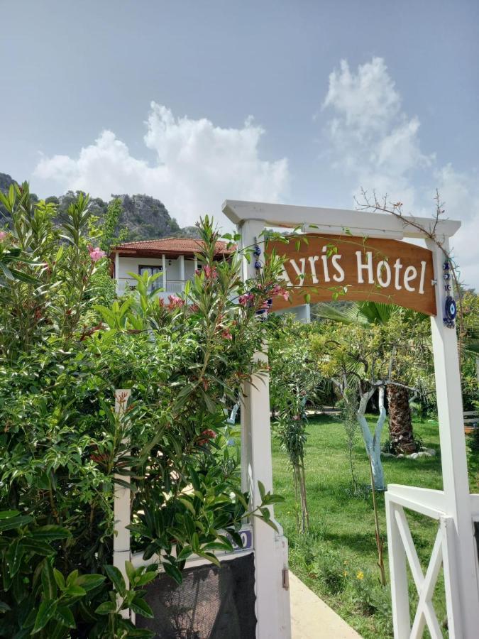 Ayris Hotel Чирали Экстерьер фото