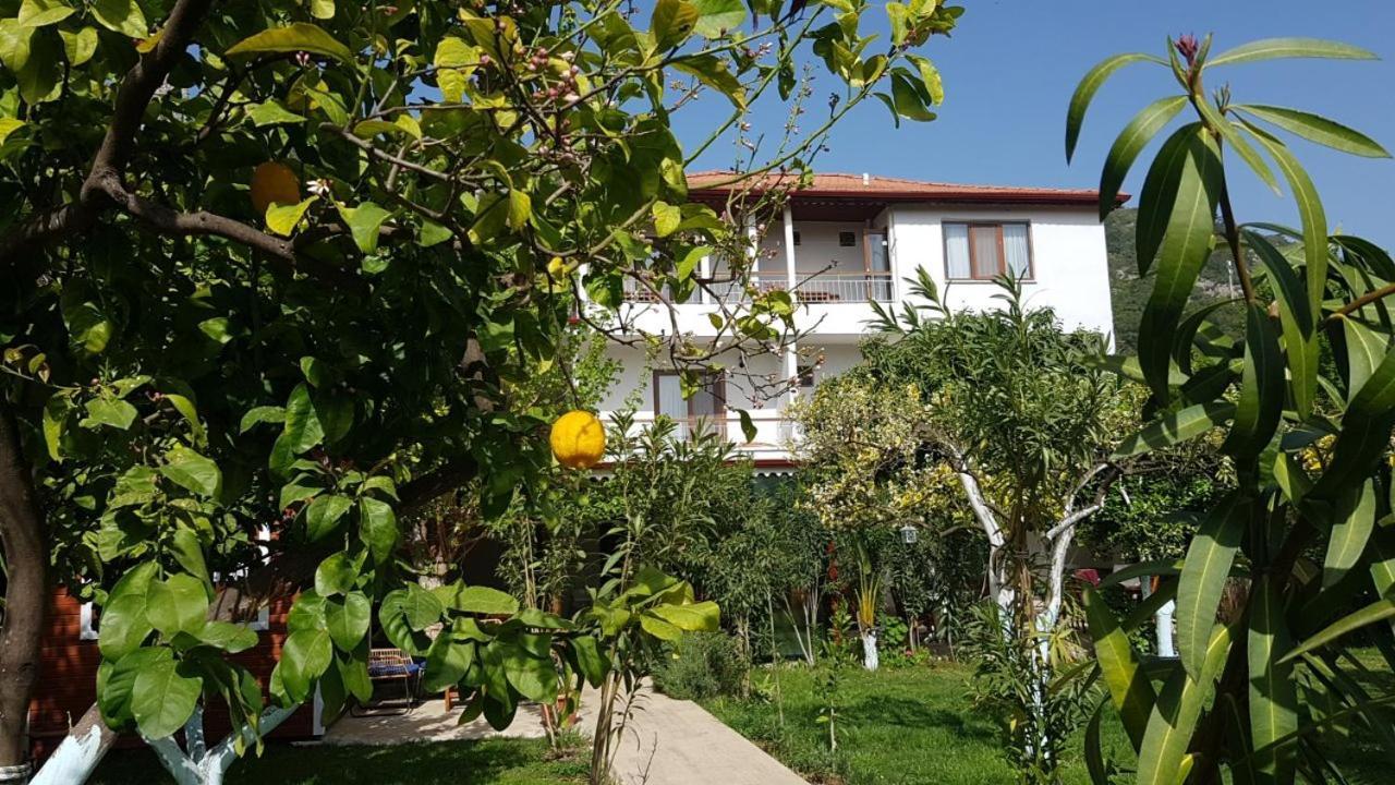 Ayris Hotel Чирали Экстерьер фото